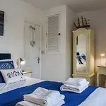 Harbour Retreat